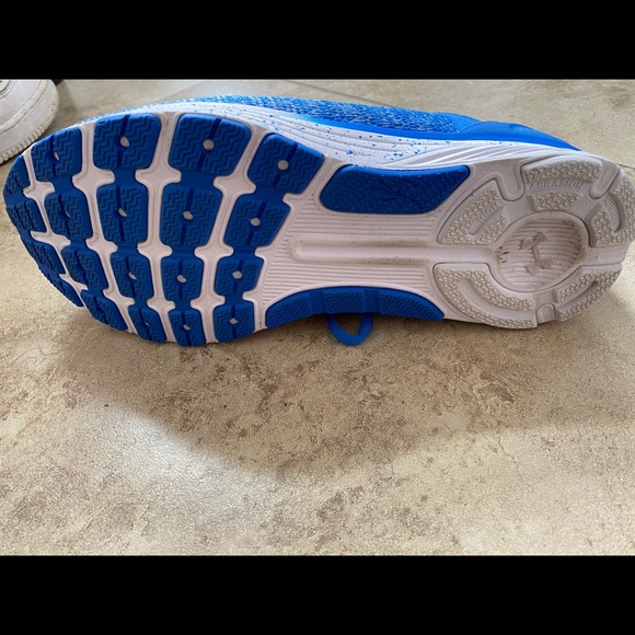 Running shoes - Picture 3 of 7